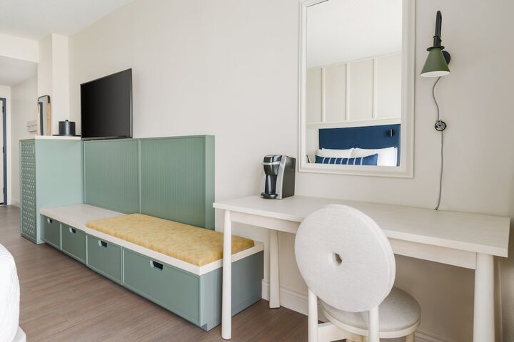 Room 30 of 73