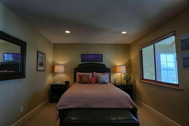 Room 13 of 183