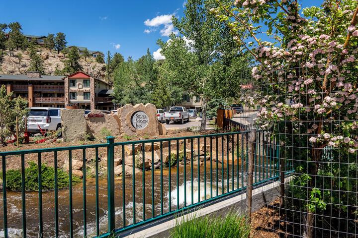 Silver Moon Inn