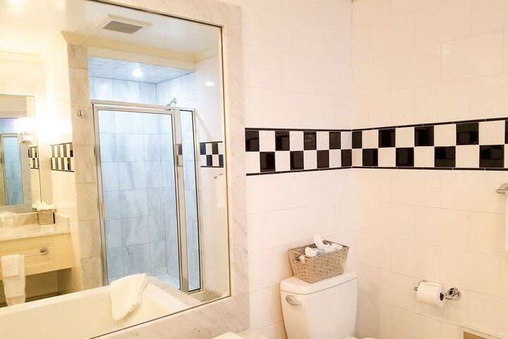 Room 29 of 114