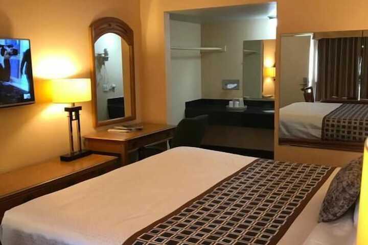 Room 14 of 18
