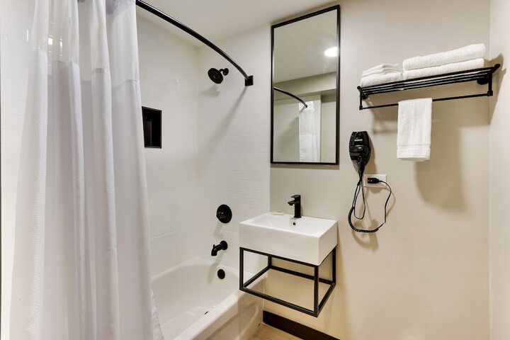 Room 14 of 24