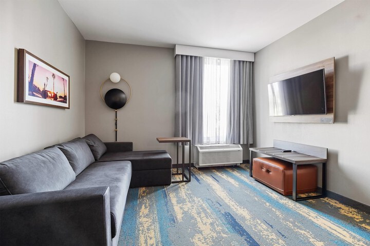 La Quinta Inn & Suites by Wyndham La Habra