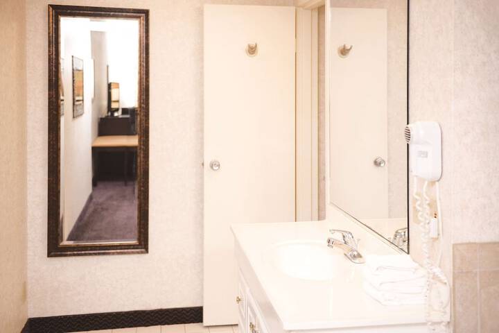 Quality Inn & Suites Ames Conference Center Near ISU Campus
