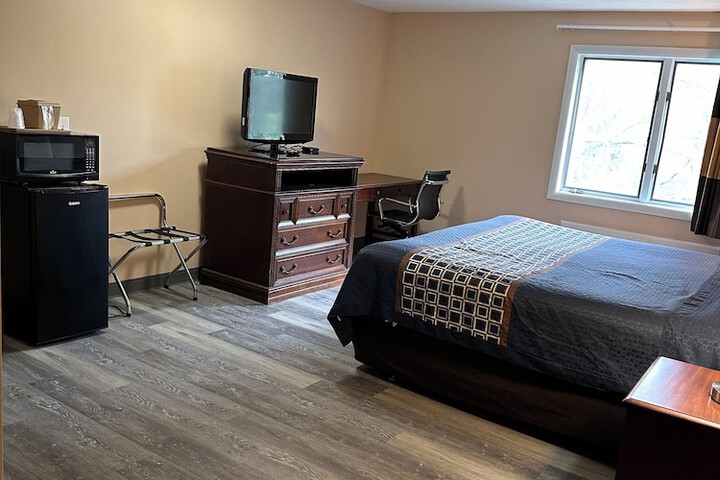 Room 10 of 29