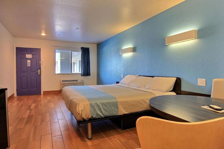 Room 18 of 37