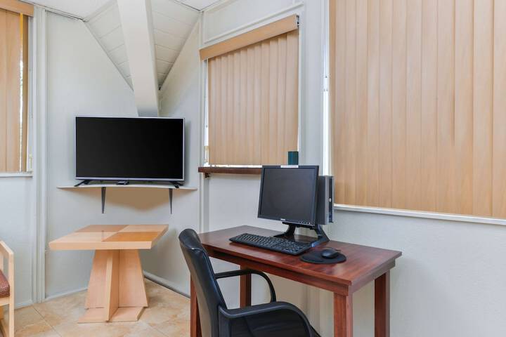 Business Center 34 of 34