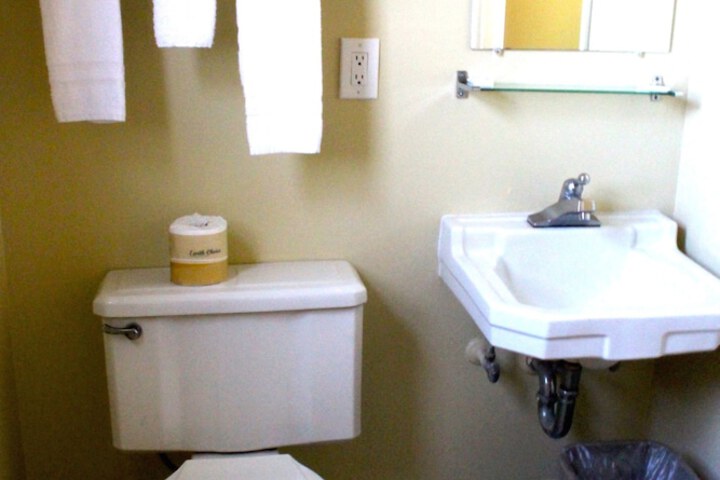 Room 13 of 17