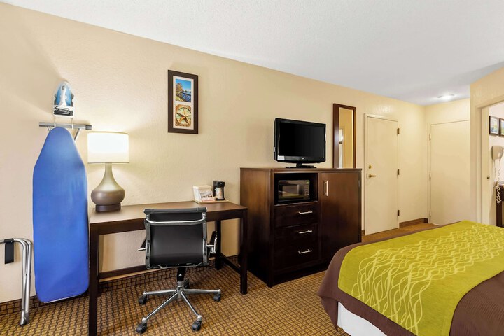 Room 26 of 37