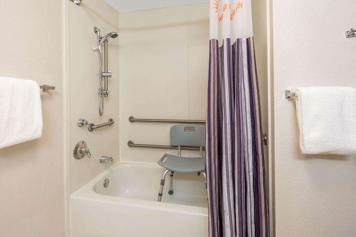 La Quinta Inn & Suites by Wyndham Ft. Lauderdale Plantation