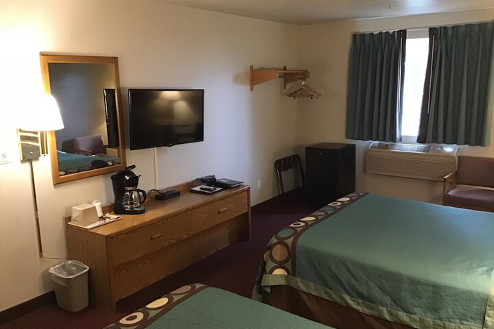 Room 8 of 35