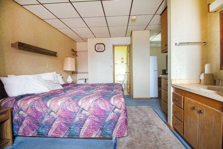 Room 53 of 65