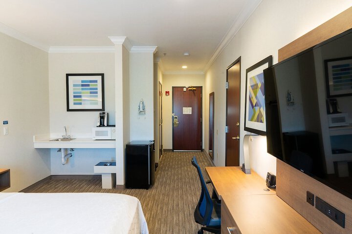 Room 36 of 63