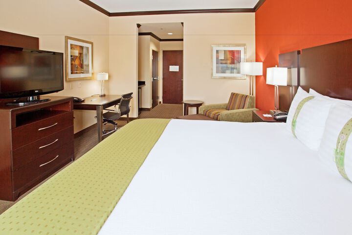Room 18 of 37