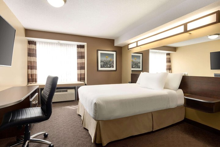 Room 12 of 36