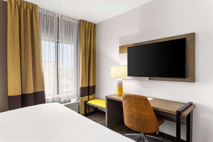 Room 19 of 39