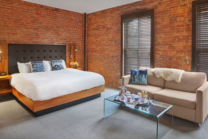 Room 8 of 42