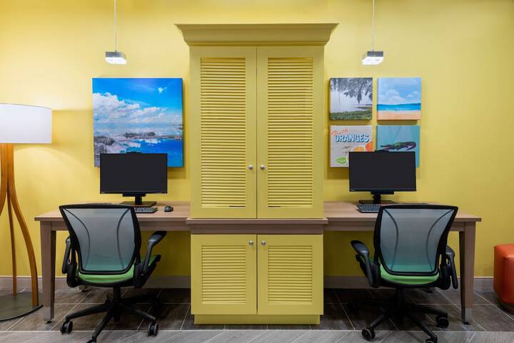 Business Center 29 of 30