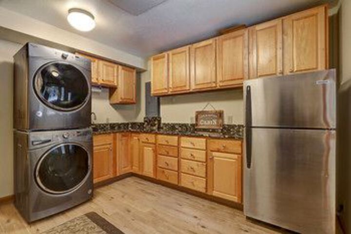 Sky Rivers Edge - Three Bedroom Cabin with Hot Tub