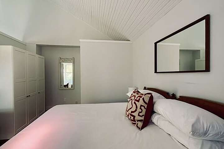 Room 15 of 52