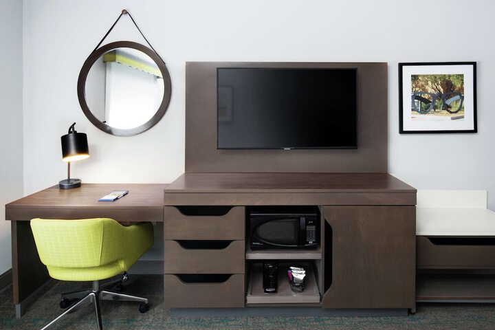 Room 17 of 28