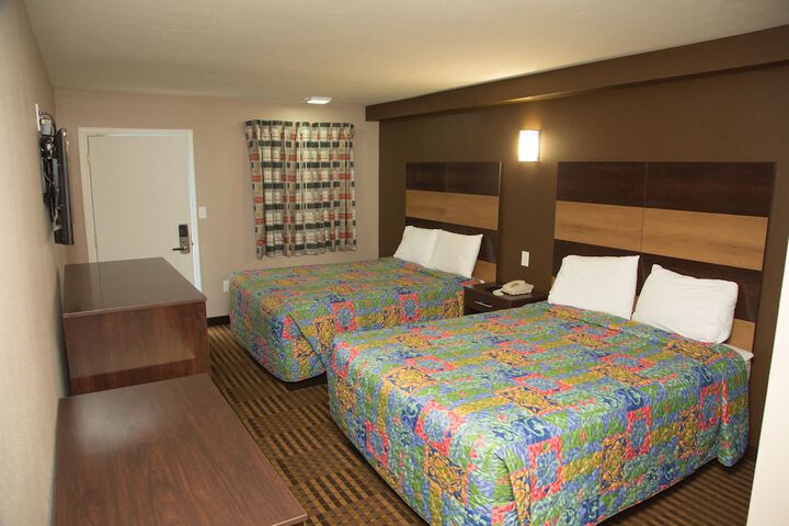 Room 7 of 16