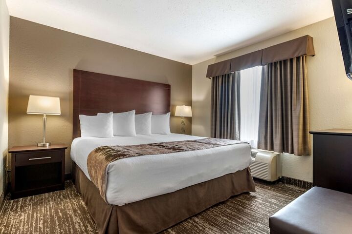 Room 40 of 48