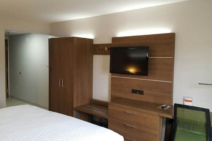 Room 19 of 34