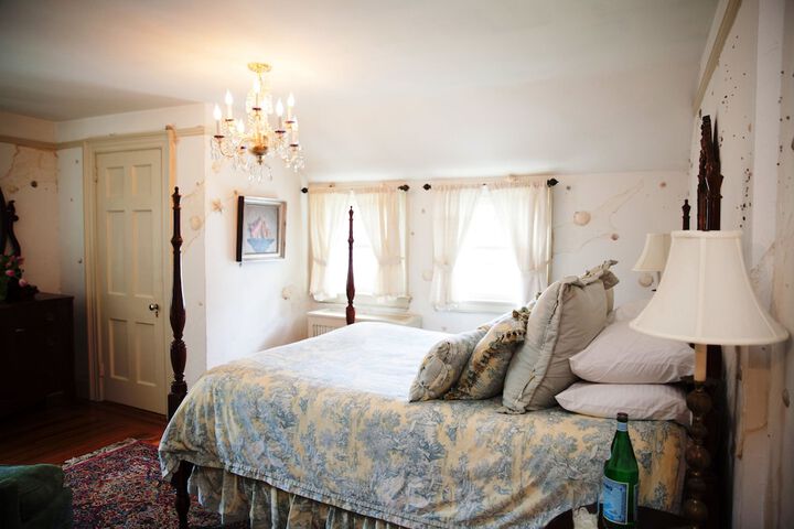 Room 42 of 74