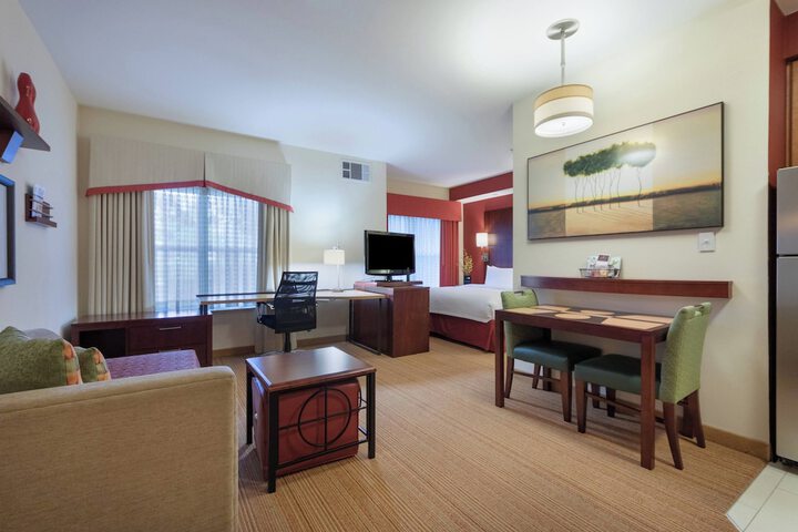 Room 15 of 32