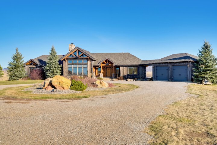 free Spirit Ranch w / Hot Tub & Mountain Views