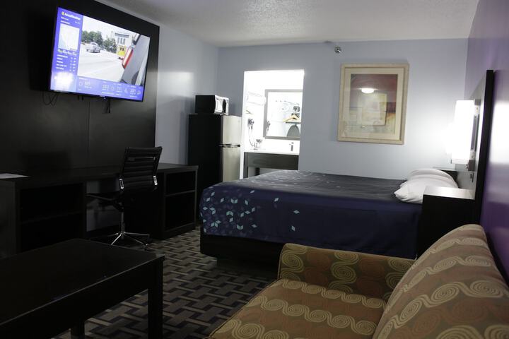 Room 17 of 30