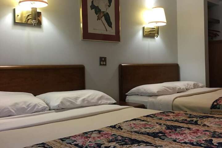 Room 16 of 35