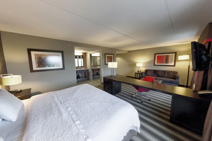 Room 30 of 46