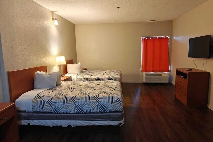 Room 10 of 21