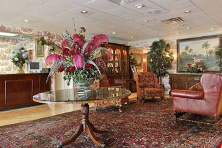 Red Rose Inn & Suites