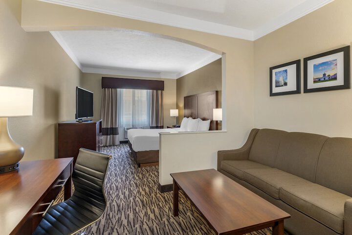 Room 33 of 52
