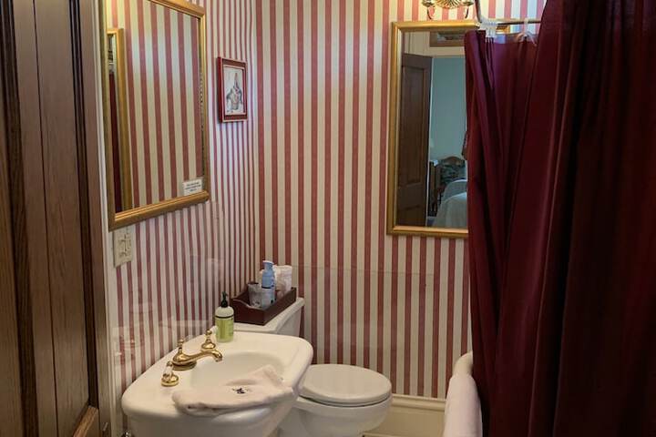 Room 29 of 64