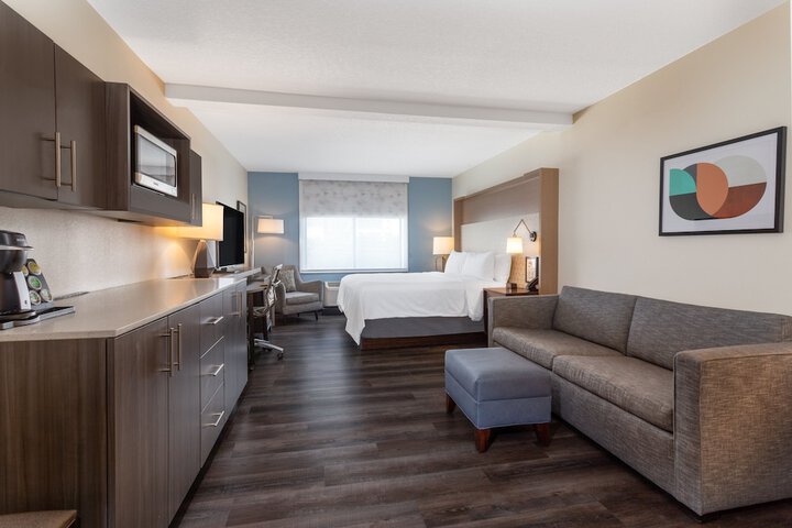 Room 15 of 40
