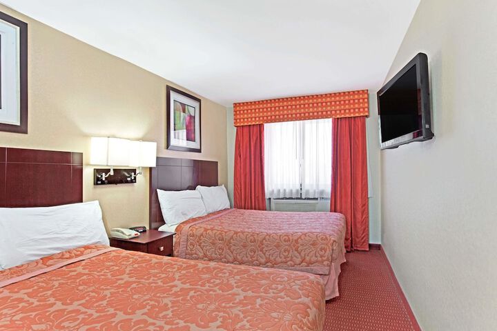 Room 6 of 11