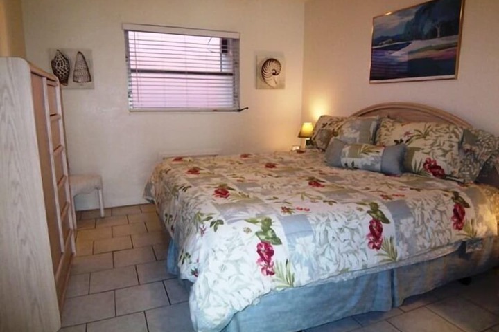Room 53 of 79