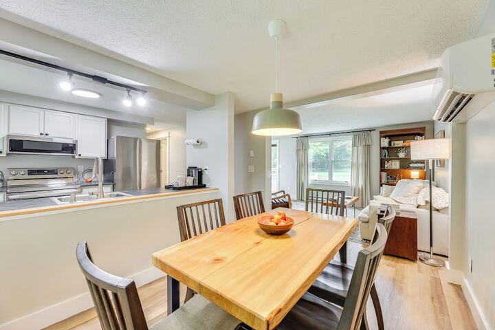 Greenbrier River Retreat w / Deck - Steps to Trail!
