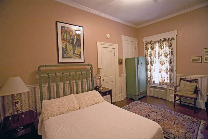 Room 9 of 36