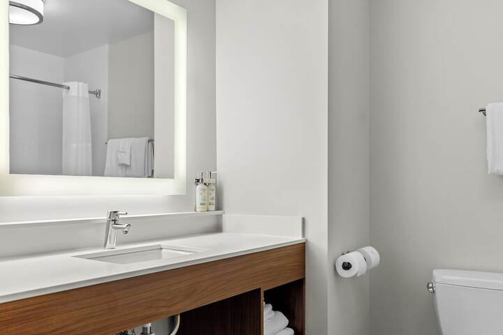 Holiday Inn Express & Suites Vandalia by IHG