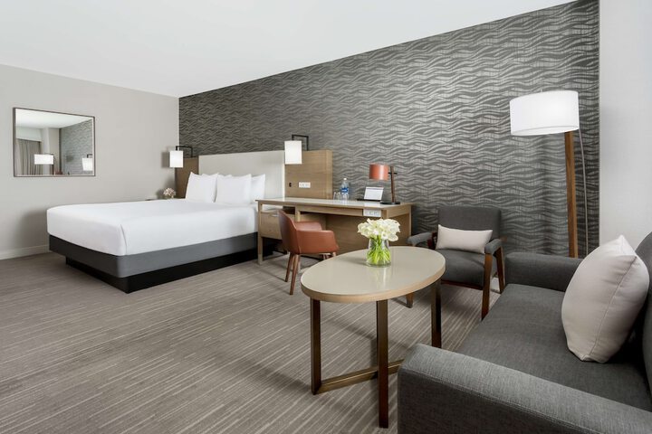 Room 70 of 103