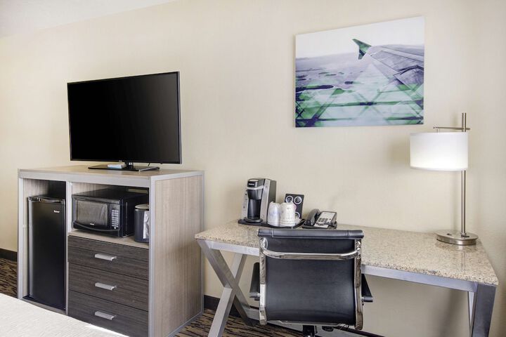 Best Western Plus Peppertree Airport Inn