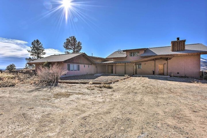 Luxe Twin Lakes House w / Mountain & Lake Views!