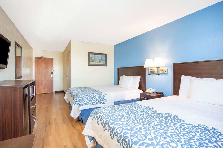 Room 9 of 14