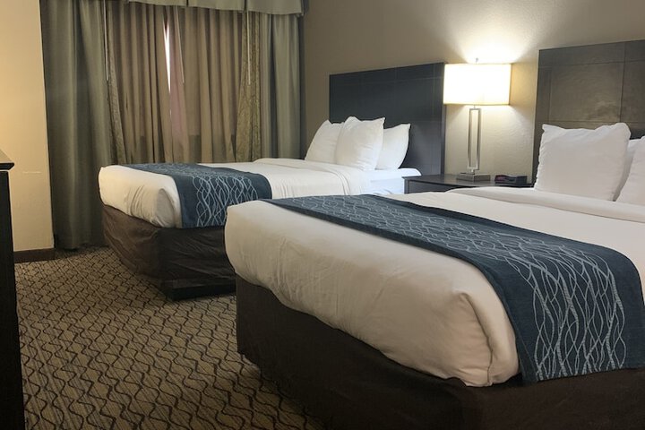 Room 28 of 65