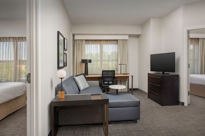 Room 52 of 79